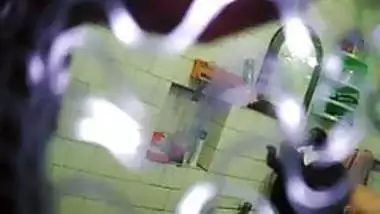 Ba?o desnuda de chica sexy con grandes tetas