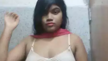 Bangladeshi Dhaka Girl Video selfmade Boob Pressing