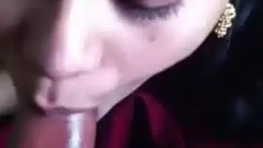 Topless teen call girl sucking her cleint?s dick