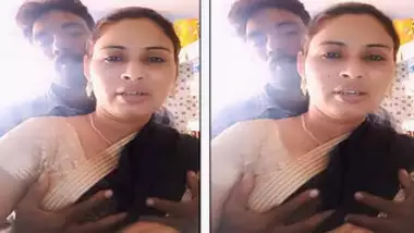 Dewar pressing Desi bhabhi?s boobs