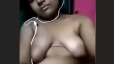 Sexy Girl Fingering On Video Call (New )
