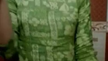 Cute Desi Bangla girl nude selfie - ??????????