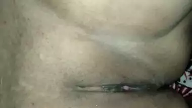 Desi village bhabi tight pussy fingering