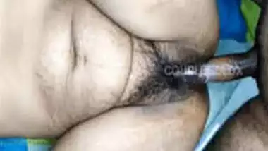 Best way to push cock inside mallu aunty?s oiled cunt