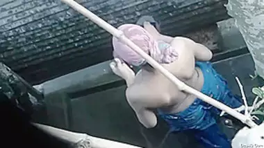 Desi Girl Bathing Record In