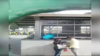 sex scandal, mms video of Desi aunty suck cock local boy near road