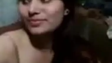 Sexy??? Desi Girl Showing Her Big Boobs and Wet Pussy