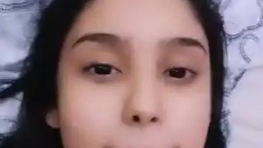 Desi XXX whore rests in hotel and s time broadcasting striptease