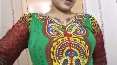 Desi Bhabhi Exotic Body Nude ? Movies