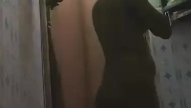 Cute Desi Girl Bathing MMS ? Movies