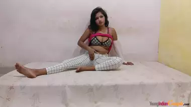 Desi cute girl fun with bf best friend ? 1