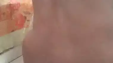 Tamil Family Girl ? Bath Show