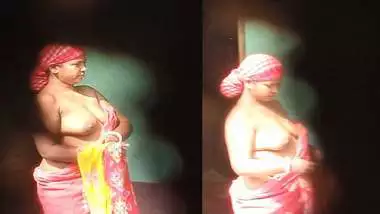 Bengali boudi nude bath in viral MMS